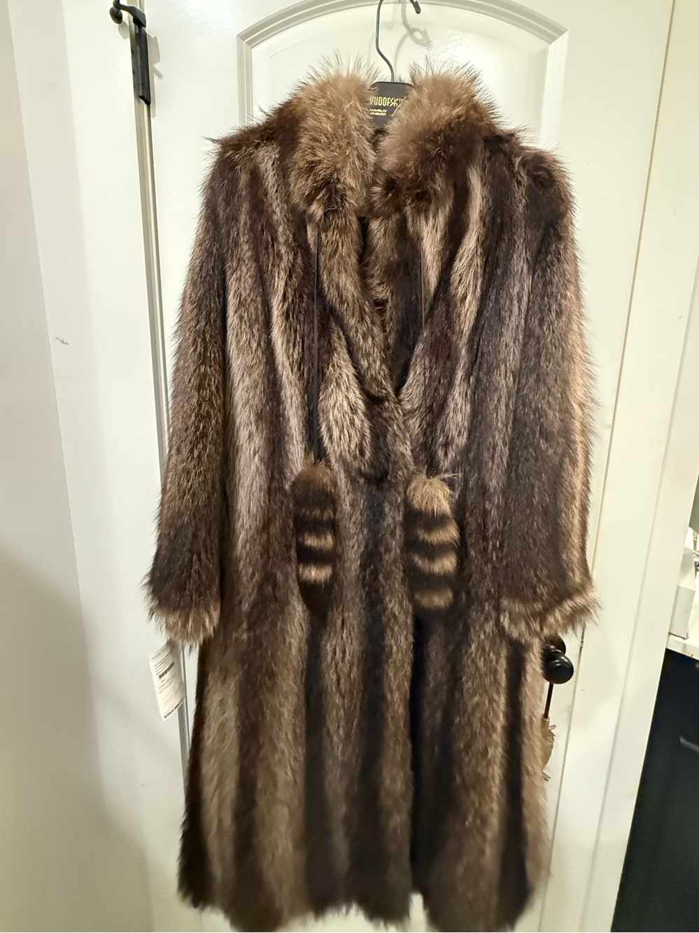 Vintage Genuine Raccoon Fur Full Length Coat Yudofsky Fur & Leather - Picture 2 of 16